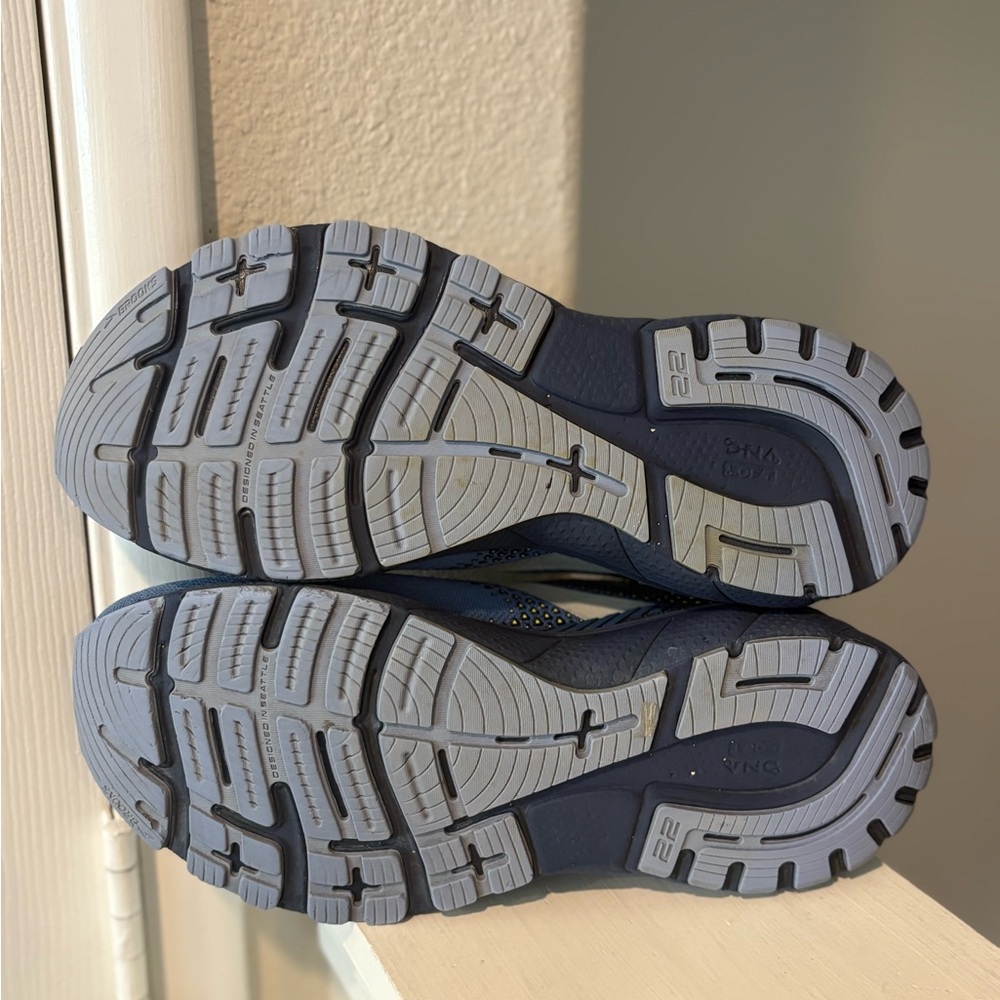 Brooks Adrenaline GTS 22 Womens Size 10 Medium Med Blue Running Shoes Sneakers - Picture 7 of 8
